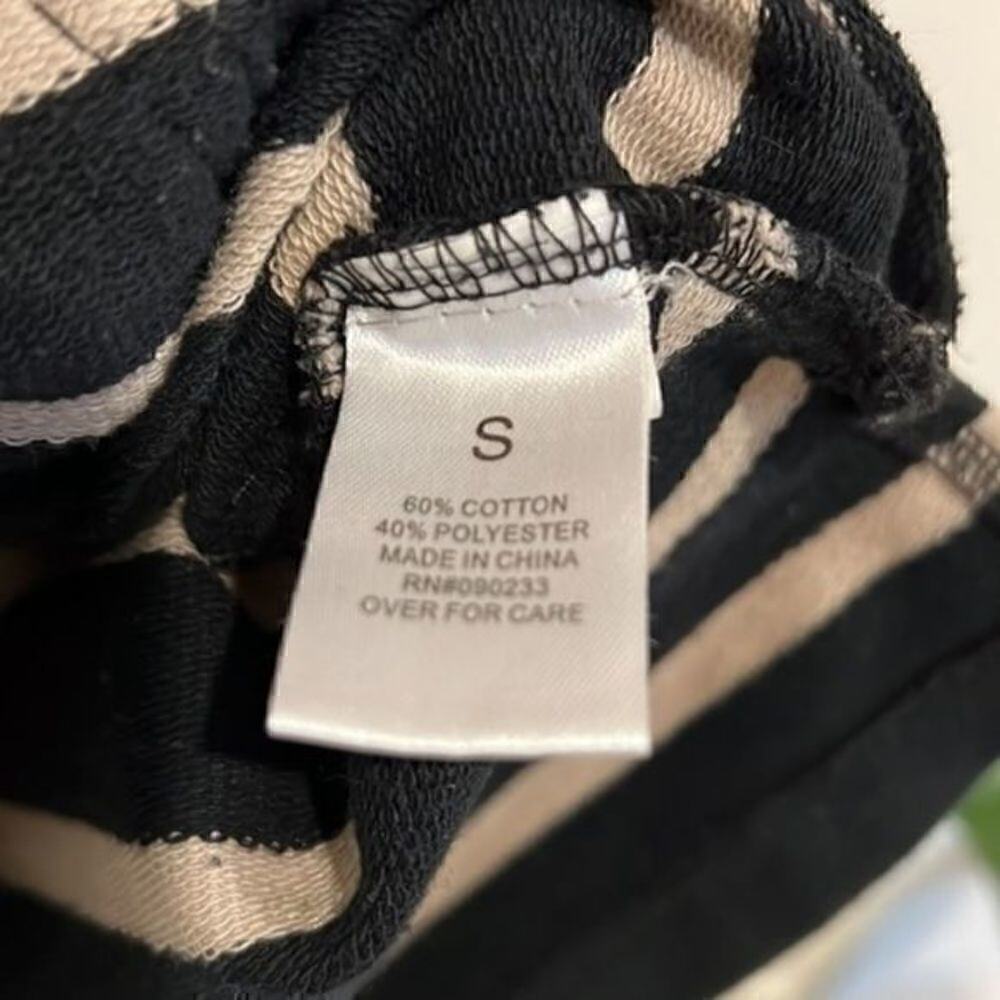 PacSun black and tan striped woman’s hooded sweatshirt size small like new - Picture 4 of 5